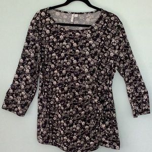 Elle Black, Grey, White floral scoop neck, tie waist detail top.  Size XL.